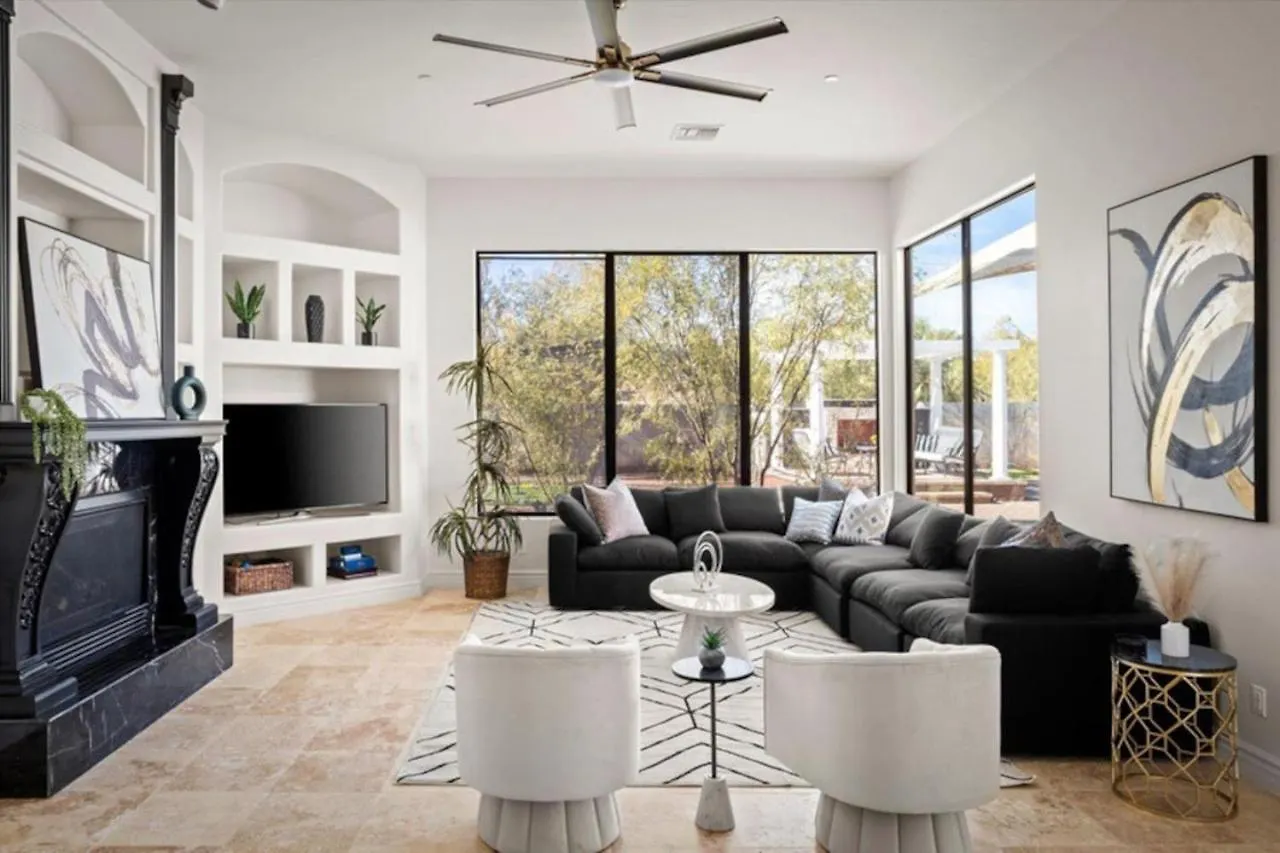 Luxury Mansion, Heated Pool And Spa, Pickleball, Batting Cage, 2 Game Rooms, Speakeasy Scottsdale