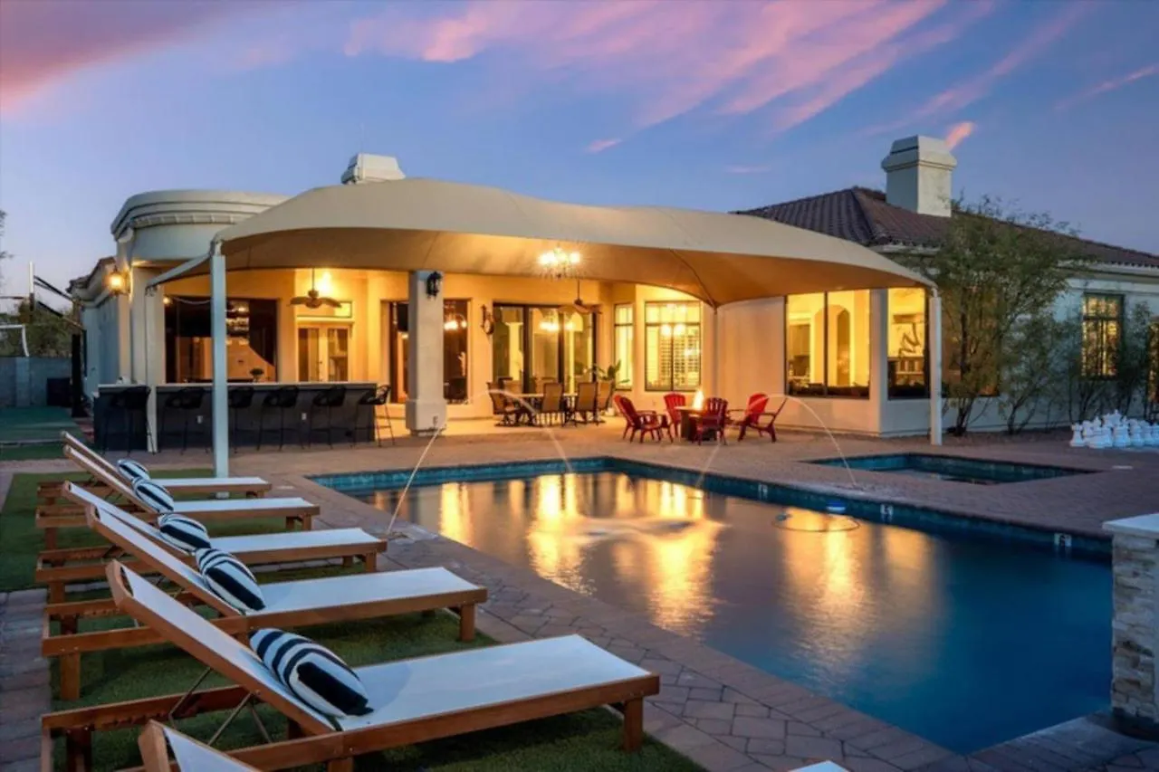 Luxury Mansion, Heated Pool And Spa, Pickleball, Batting Cage, 2 Game Rooms, Speakeasy Scottsdale