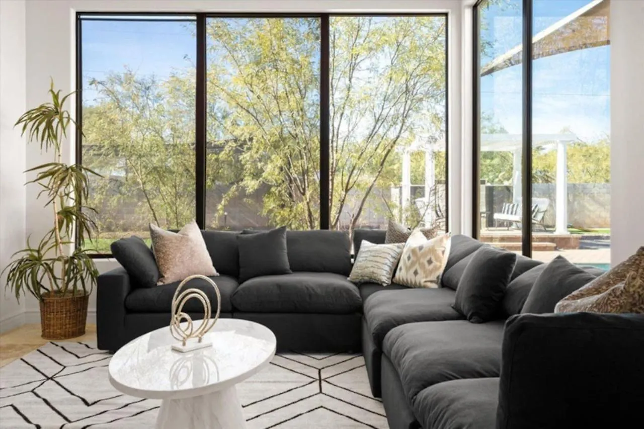 Tatil Evi Luxury Mansion, Heated Pool And Spa, Pickleball, Batting Cage, 2 Game Rooms, Speakeasy Scottsdale
